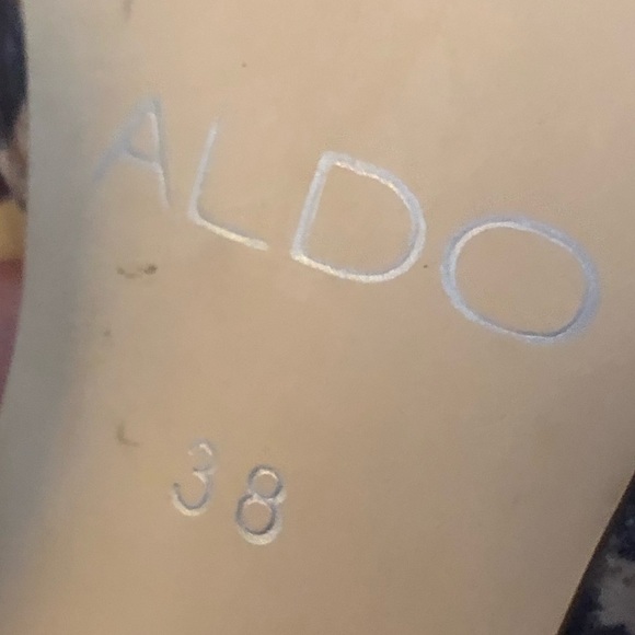 Gorgeous Suede Leopard Print Heels ♥️ - Picture 11 of 12